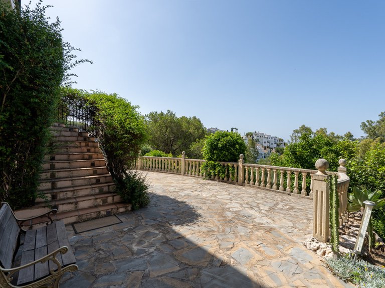Villa for Sale in Benahavís, Malaga 44