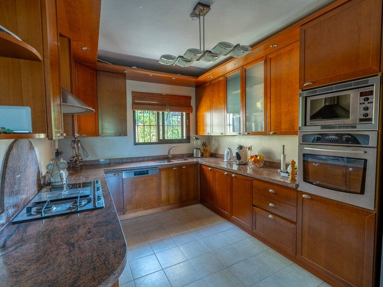 Villa for Sale in Benahavís, Malaga 7