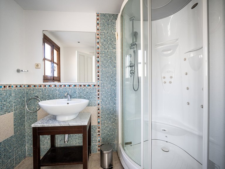 Villa for Sale in The Golden Mile, Malaga 14