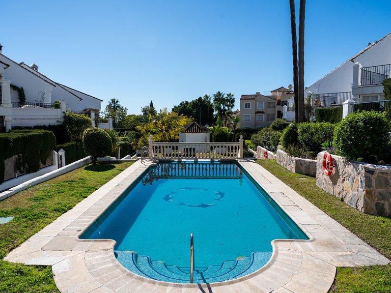 Villa for Sale in The Golden Mile, Malaga 19