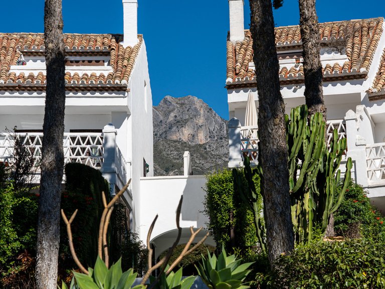 Villa for Sale in The Golden Mile, Malaga 25
