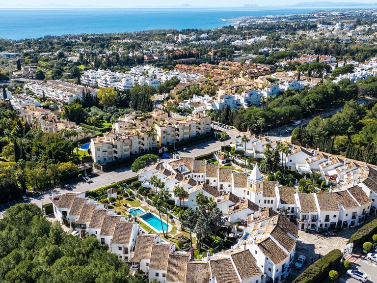 Villa for Sale in The Golden Mile, Malaga 26
