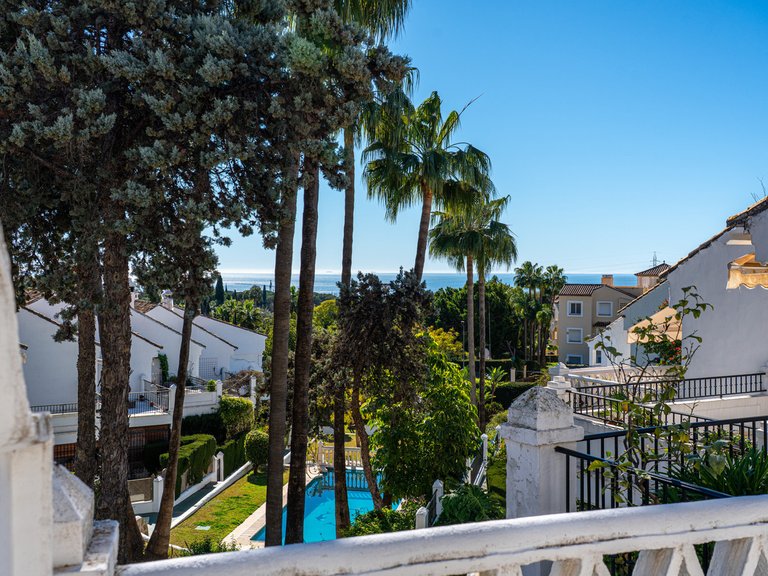 Villa for Sale in The Golden Mile, Malaga 3