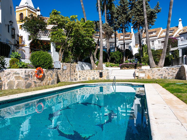 Villa for Sale in The Golden Mile, Malaga 6