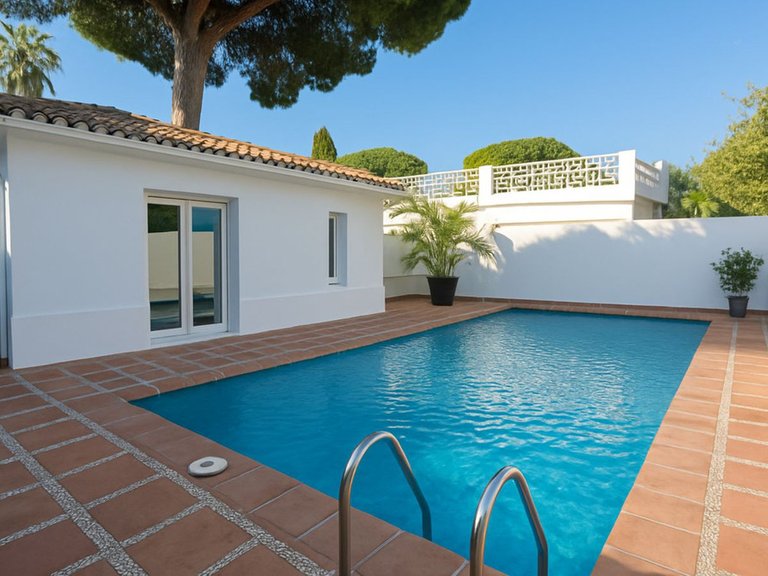 Villa for Sale in El Rosario, Malaga 10
