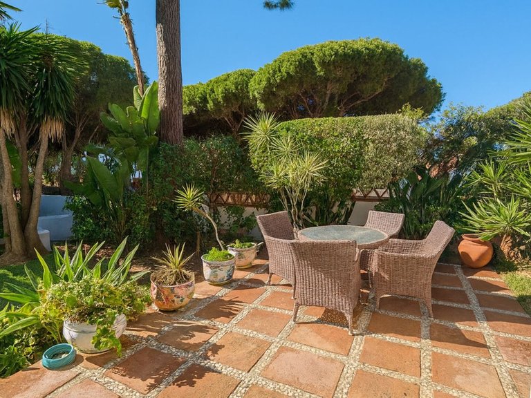 Villa for Sale in El Rosario, Malaga 27