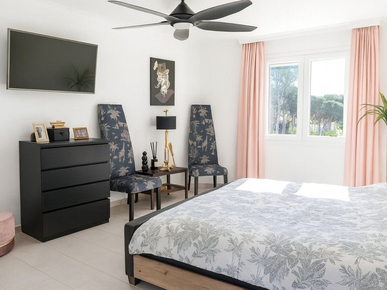 Villa for Sale in El Rosario, Malaga 35