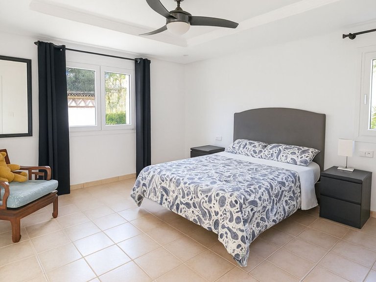 Villa for Sale in El Rosario, Malaga 39