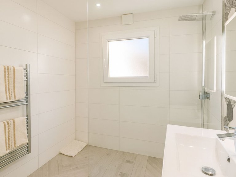 Villa for Sale in El Rosario, Malaga 42