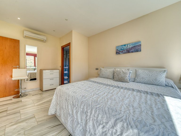 Villa for Sale in Benahavís, Malaga 14