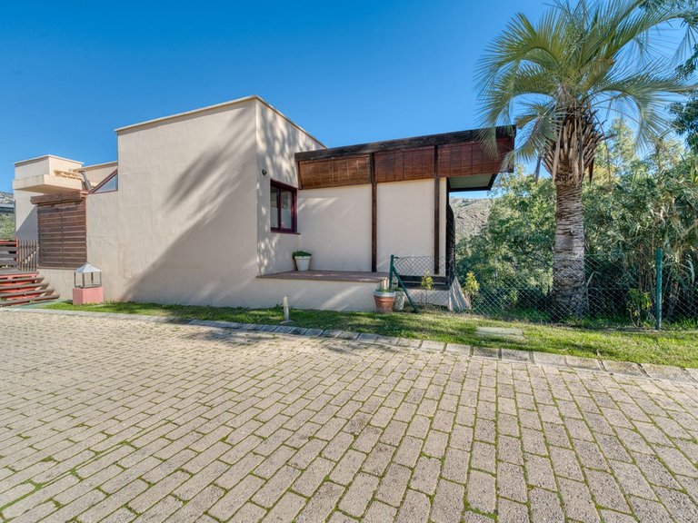 Villa for Sale in Benahavís, Malaga 27