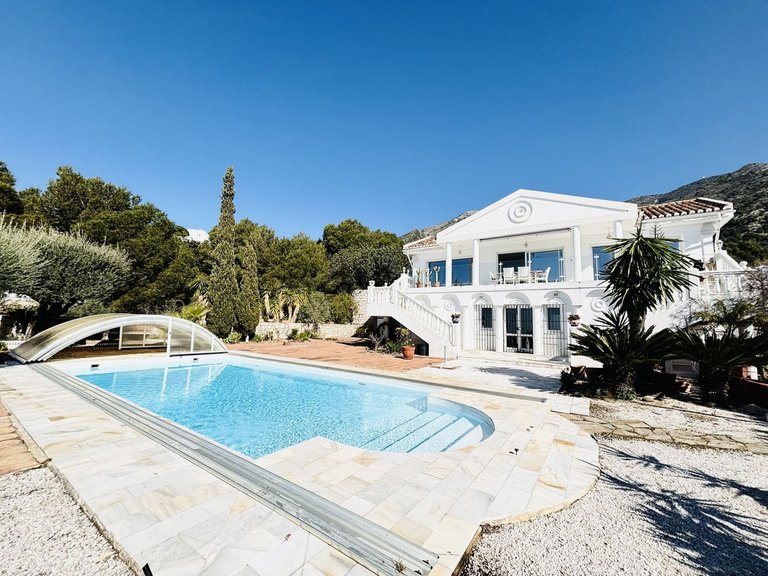 Villa for Sale in Valtocado, Malaga 6