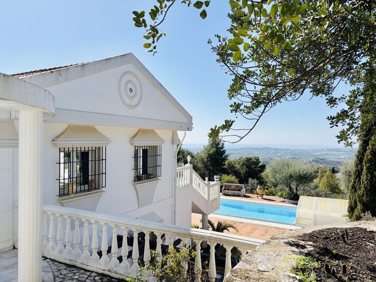 Villa for Sale in Valtocado, Malaga 9