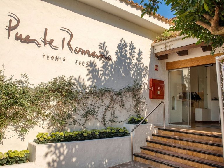 Apartment for Sale in The Golden Mile, Malaga 1