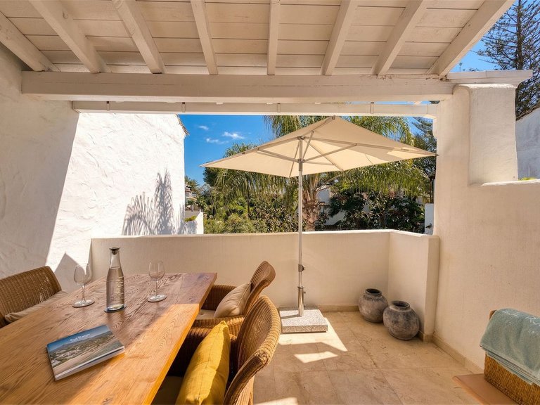 Apartment for Sale in The Golden Mile, Malaga 12