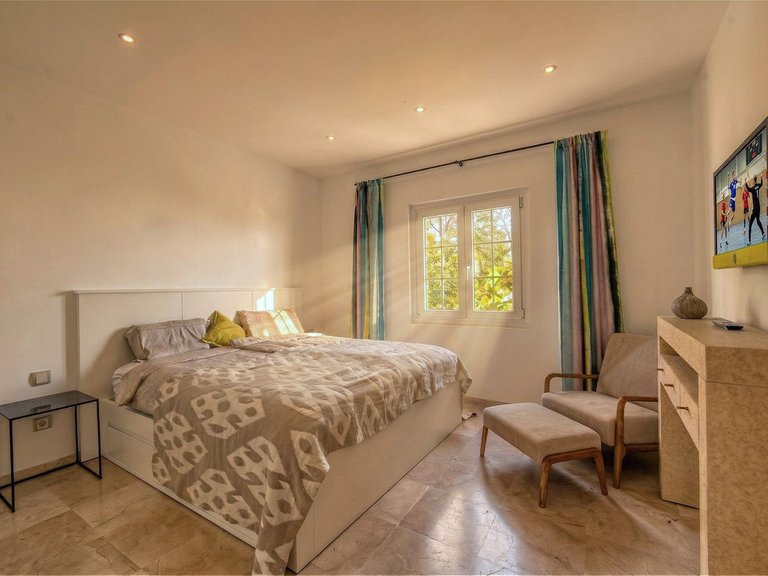 Apartment for Sale in The Golden Mile, Malaga 13