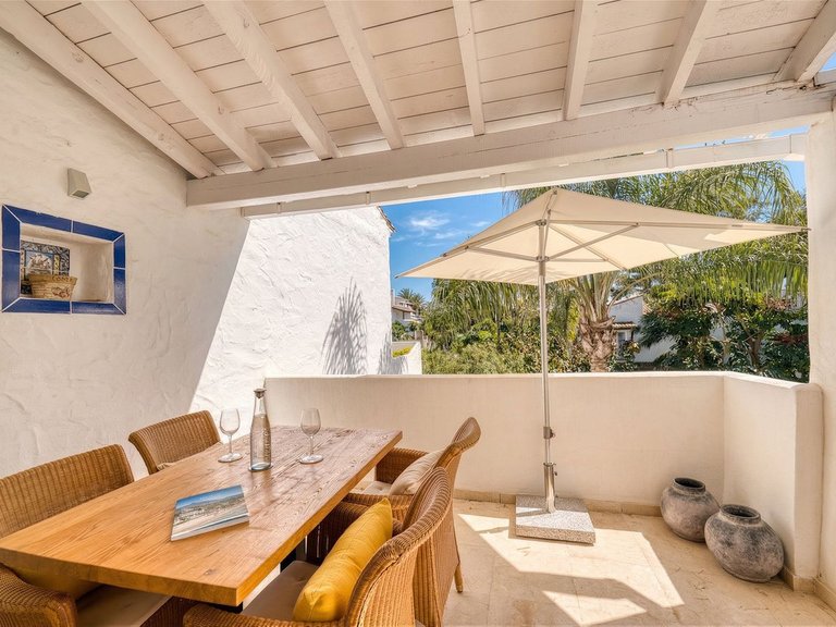 Apartment for Sale in The Golden Mile, Malaga 2