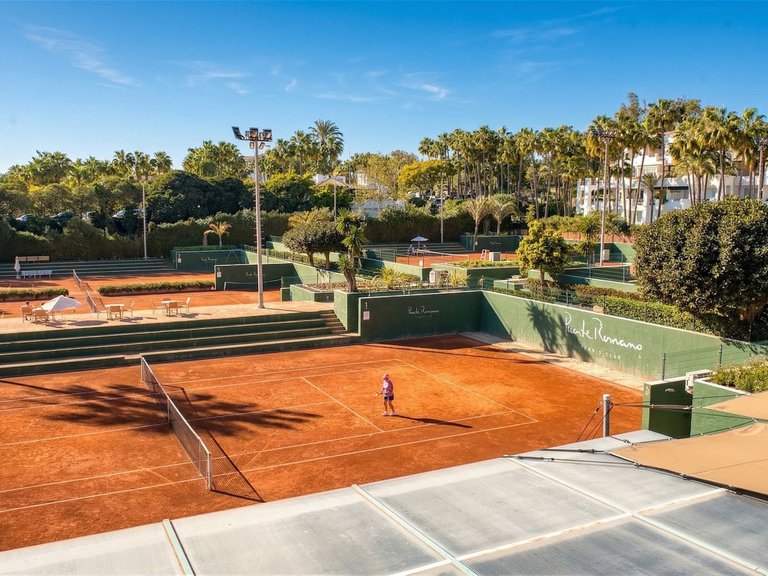 Apartment for Sale in The Golden Mile, Malaga 20