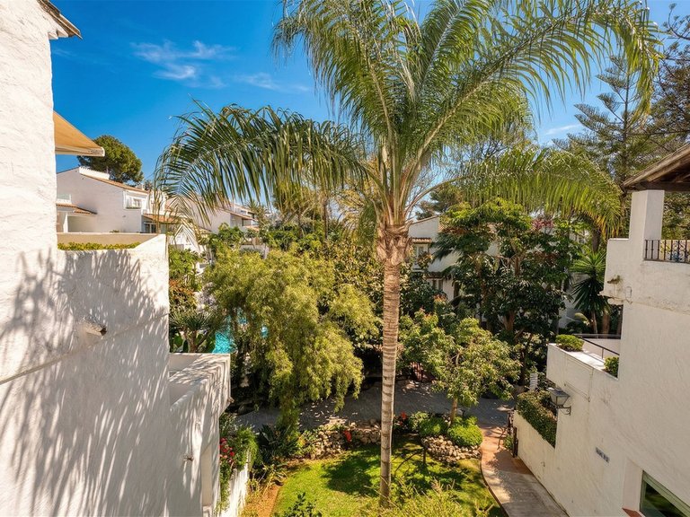 Apartment for Sale in The Golden Mile, Malaga 9