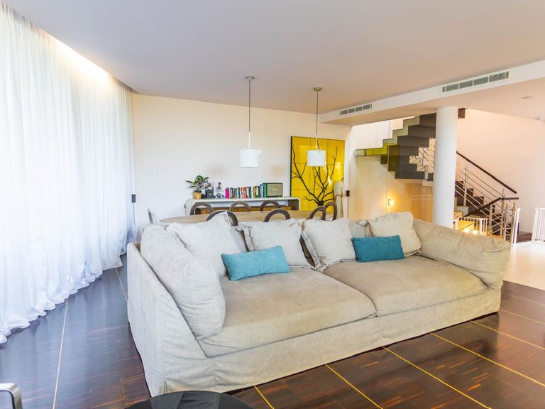 Villa for Sale in The Golden Mile, Malaga 2