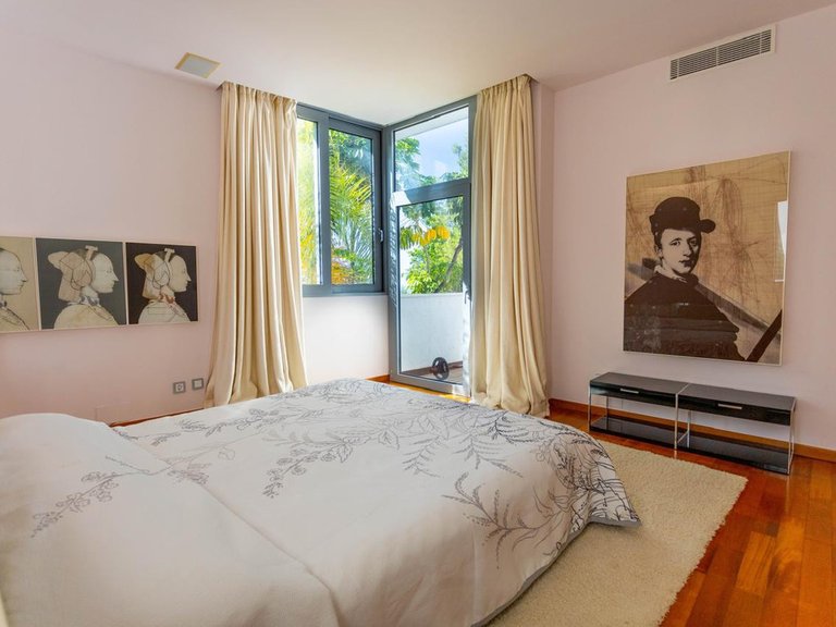 Villa for Sale in The Golden Mile, Malaga 22