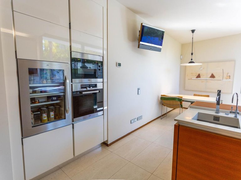 Villa for Sale in The Golden Mile, Malaga 27