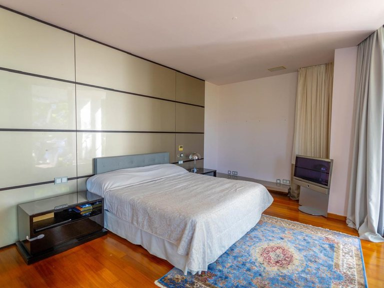 Villa for Sale in The Golden Mile, Malaga 29