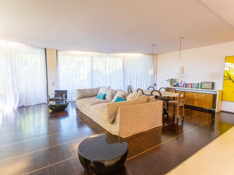 Villa for Sale in The Golden Mile, Malaga 32