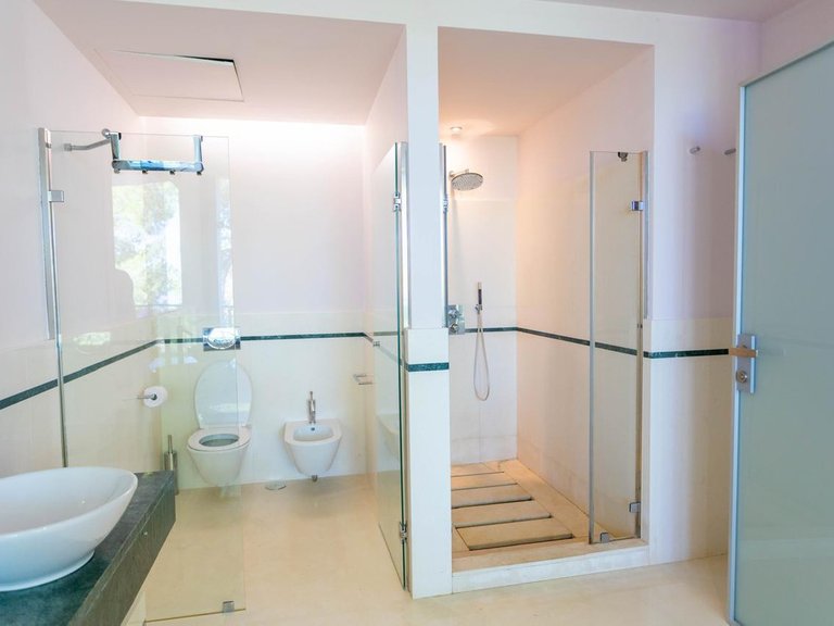 Villa for Sale in The Golden Mile, Malaga 37