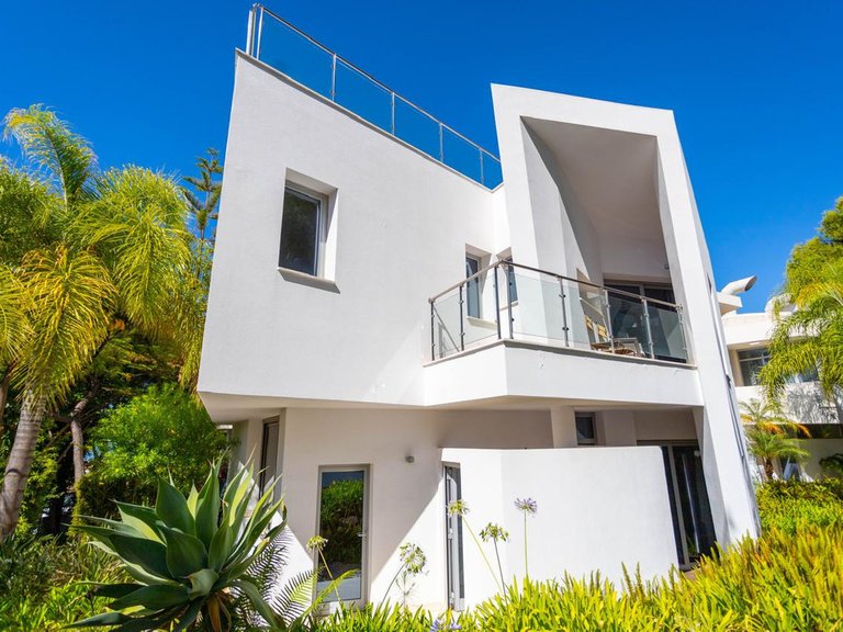 Villa for Sale in The Golden Mile, Malaga 51