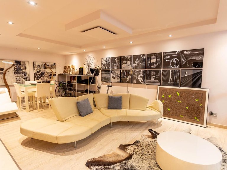 Villa for Sale in The Golden Mile, Malaga 8