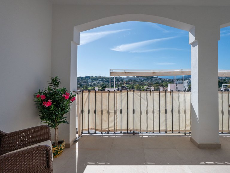 Villa for Sale in Nueva Andalucía, Malaga 16