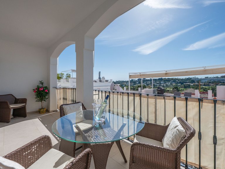 Villa for Sale in Nueva Andalucía, Malaga 18