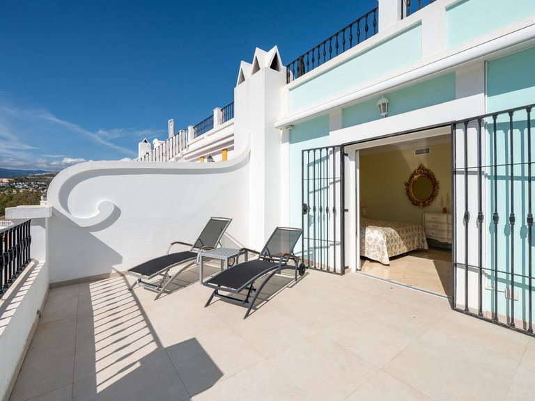 Villa for Sale in Nueva Andalucía, Malaga 25