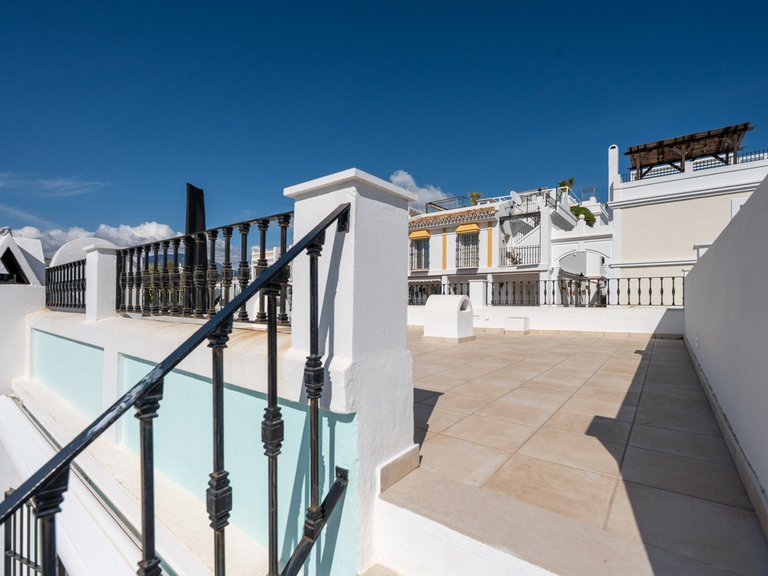 Villa for Sale in Nueva Andalucía, Malaga 27