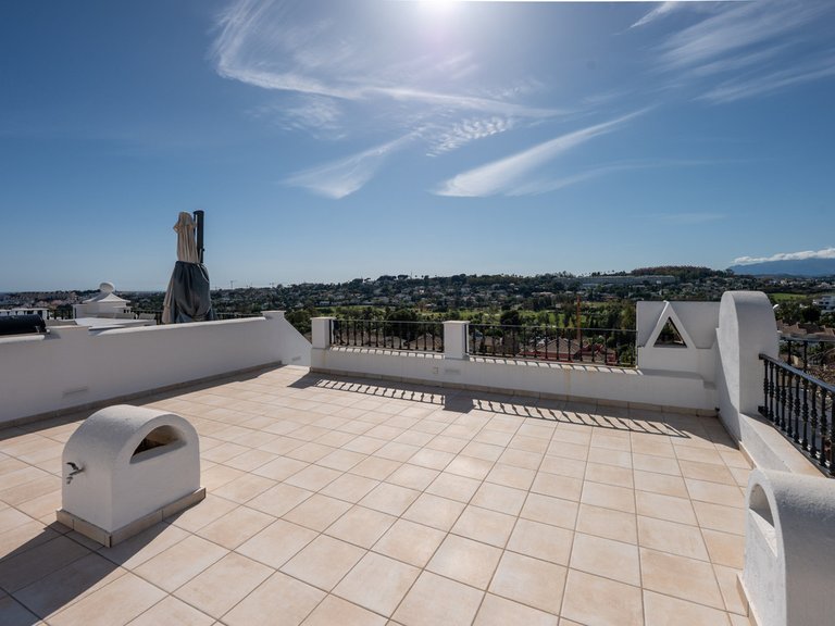 Villa for Sale in Nueva Andalucía, Malaga 29