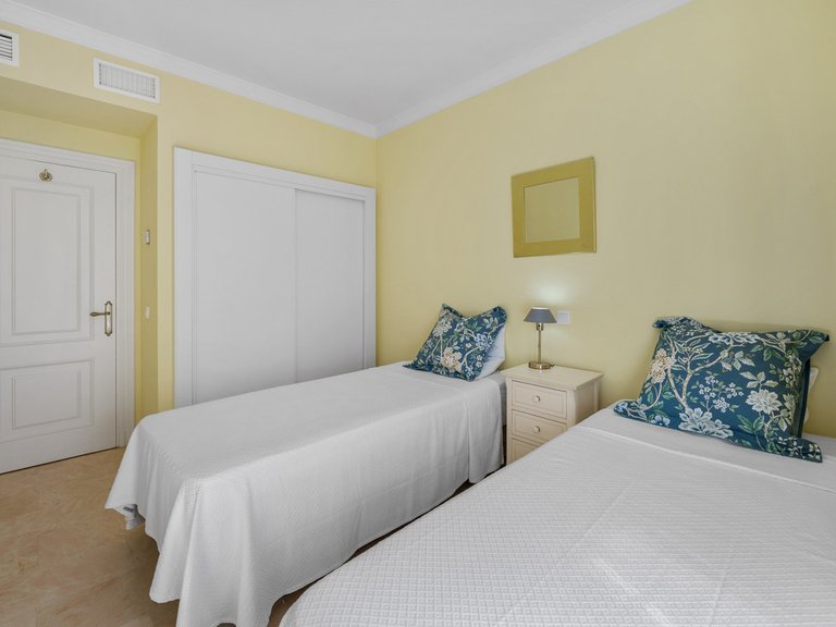 Villa for Sale in Nueva Andalucía, Malaga 31