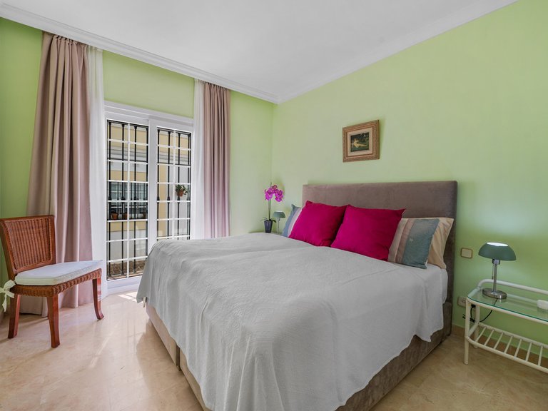 Villa for Sale in Nueva Andalucía, Malaga 32
