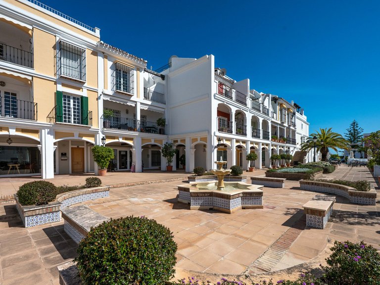 Villa for Sale in Nueva Andalucía, Malaga 39