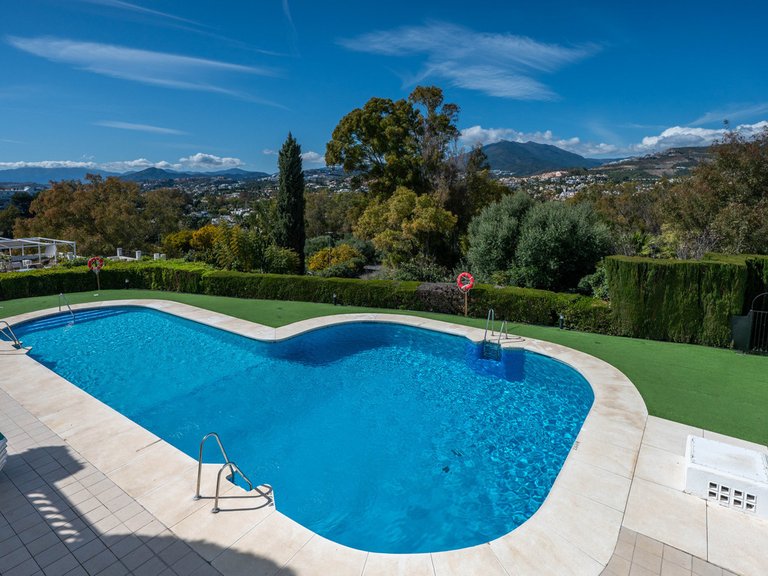 Villa for Sale in Nueva Andalucía, Malaga 5