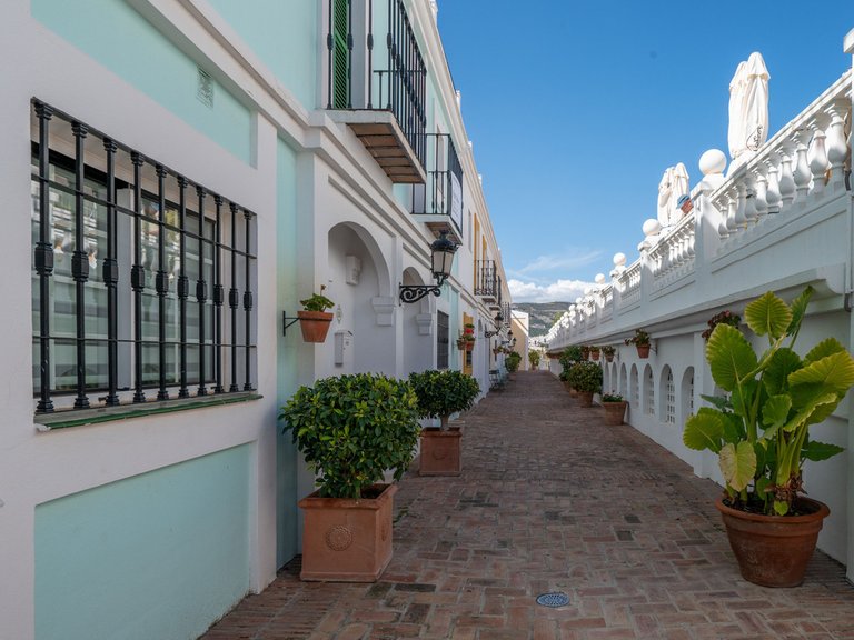 Villa for Sale in Nueva Andalucía, Malaga 6