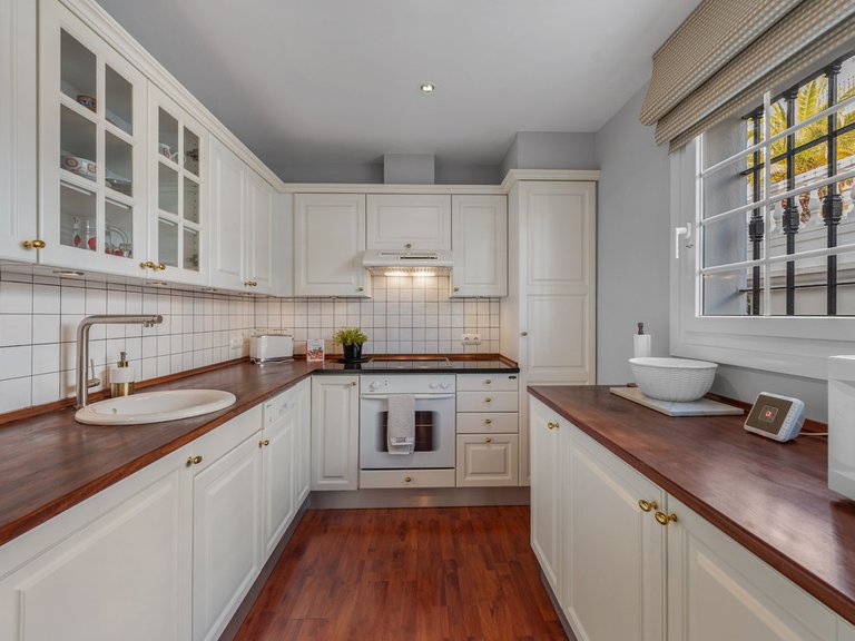 Villa for Sale in Nueva Andalucía, Malaga 8