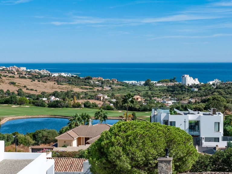 Apartment for Sale in Estepona, Malaga 1