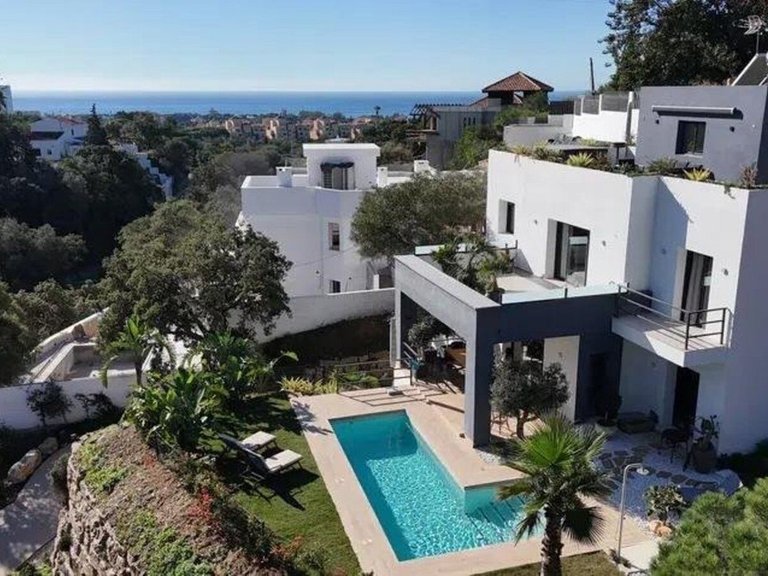 Villa for Sale in Elviria, Malaga 1