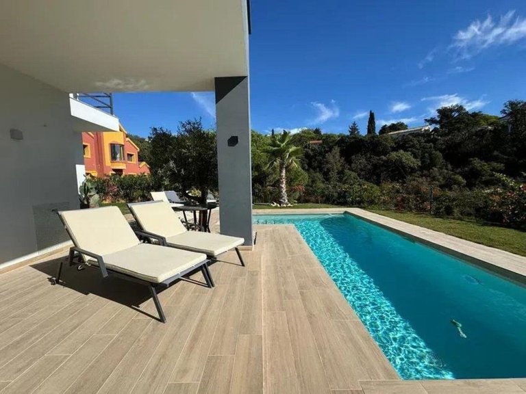 Villa for Sale in Elviria, Malaga 10