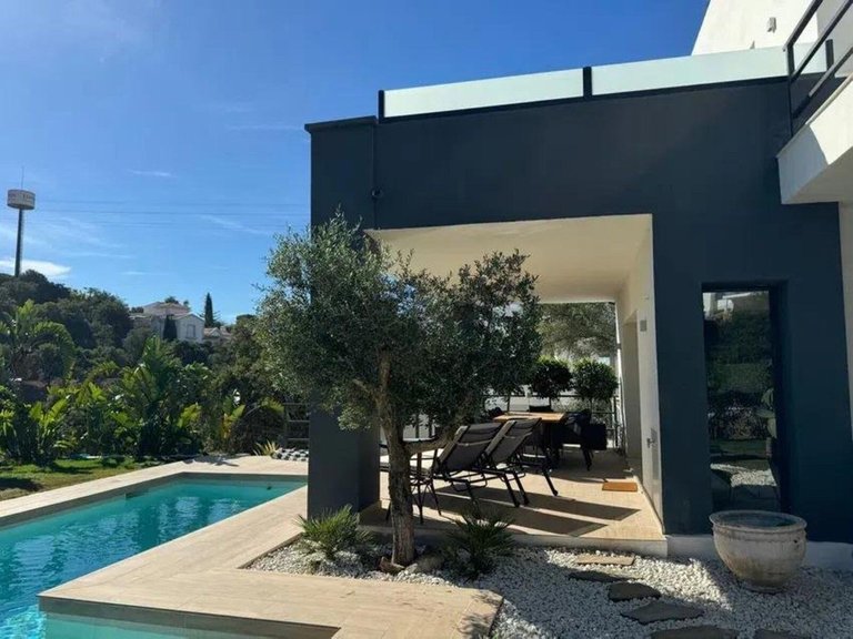 Villa for Sale in Elviria, Malaga 12