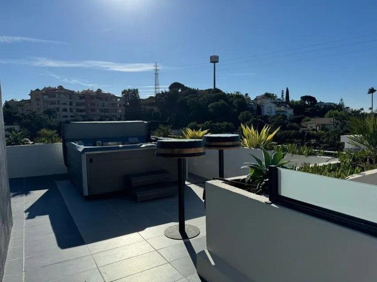 Villa for Sale in Elviria, Malaga 14