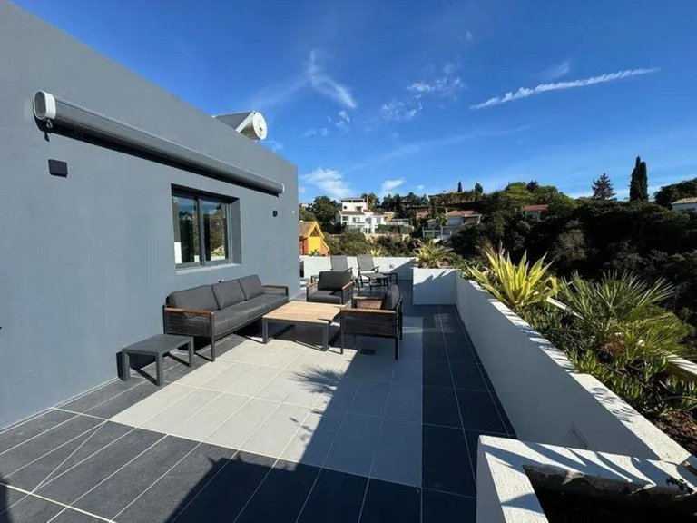 Villa for Sale in Elviria, Malaga 18