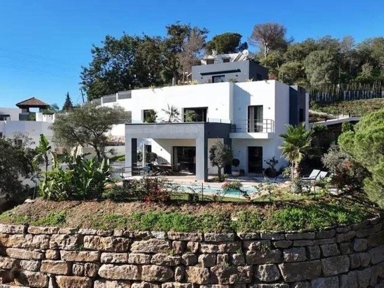 Villa for Sale in Elviria, Malaga 2