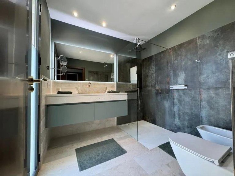 Villa for Sale in Elviria, Malaga 28